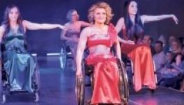 Magyar úszónő lett a legszebb kerekes székes lány