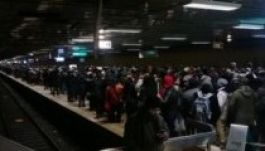 Ezer ember rekedt a bukaresti metróba szerda reggel