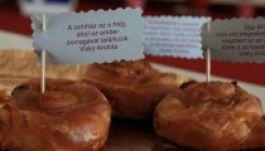 Már ünnepi a hangulat a kolozsvári magyar színházban