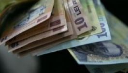 Jövőig nem emelik, de nem is vágják le a közalkalmazottak fizetését