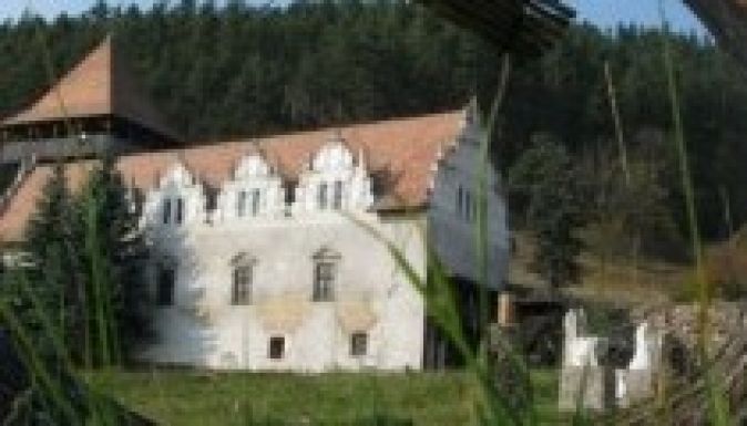 Megszólalt a Lázár-kastély többségi tulajdonosa