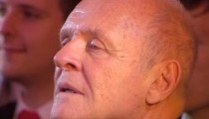 Ötven éve rejtegetett titkával állt a közönség elé Sir Anthony Hopkins