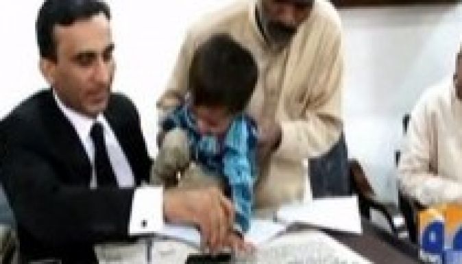 Letartóztattak egy kilenc hónapos kisbabát