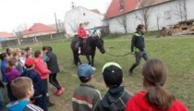 Másként meg nagyon is vidám az iskola