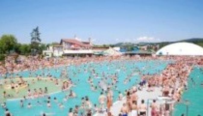 Ezentúl magyarul is megszólal a hangosbemondó a Víkend-telepen