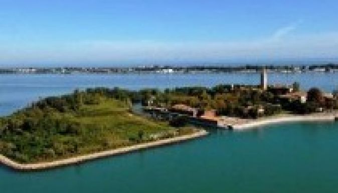 Vegyen egy 15. századi erődöt, szigetet Olaszországban!