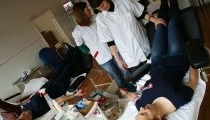 Vérüket adták, hogy a hajléktalanoknak teljen húsvéti ebédre