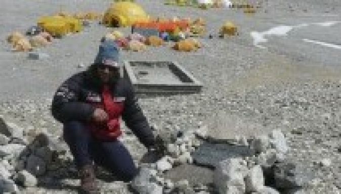 Túlélte a magyar alpinista a Mount Everest-lavinát