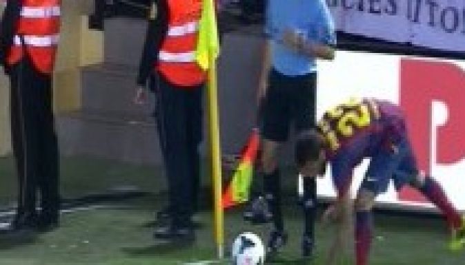 Örökös eltiltást kapott a Dani Alvest banánnal „megkínáló” drukker