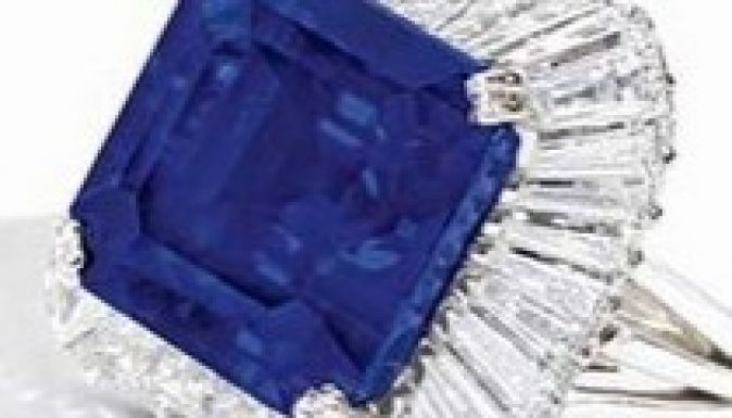 Rekordáron kelt el a Sotheby's aukcióján egy mesés kasmíri zafír