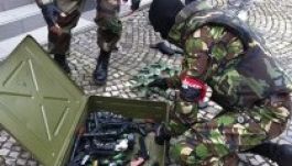 Műanyagpisztolyokkal „tette le a fegyvert”  a Jobboldali Szektor