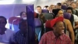 Meglepték egy ausztrál repülő utasait (VIDEÓ)