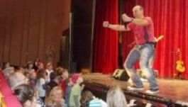 Fergeteges bulit tartott az Alma Együttes Kolozsváron