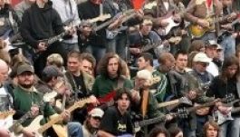 Még soha nem gitároztak egyszerre ennyien egy teremben