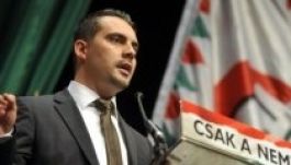 Vona Gábor népszavazást akar az Európai Unióról