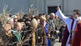 Virágvasárnap a csíksomlyói kegytemplomban