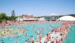 Ezentúl magyarul is megszólal a hangosbemondó a Víkend-telepen