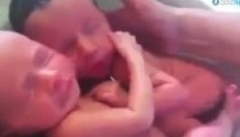 Két helyen és nem egy napon született egy líbiai ikerpár