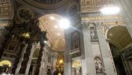 Ferenc pápa vezette a húsvéti vigíliát (GALÉRIA)