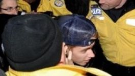 Kitoloncolnák az amerikaiak Justin Biebert