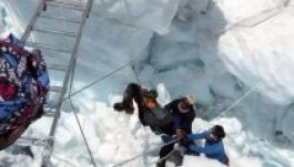 Nem keresik tovább a pénteki jéglavina áldozatait az Everesten