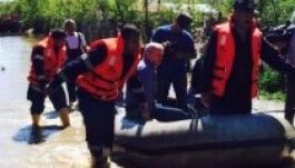 Sétacsónakázott a kormányfő az árvízsújtott településeken