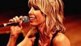 Először koncertezik Nagyváradon Péterfy Bori & Love Band