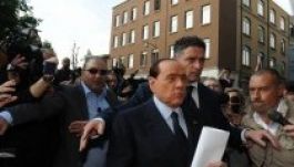 Egy öregotthonban végez közmunkát a 78 éves Silvio Berlusconi