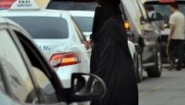 Megkorbácsolták és nyolc hónapra bezárták, mert autót vezetett