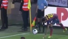 Dani Alvest banánnal dobálták, evett belőle (VIDEÓ)