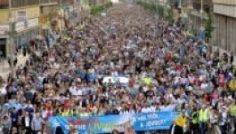 Hatalmas tömeg vonult a budapesti Élet menetén