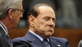 Juncker riválisa, Martin Schulz védelmében osztotta ki Berlusconit