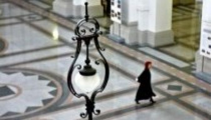 Bizarr bírósági perek országa lett Románia