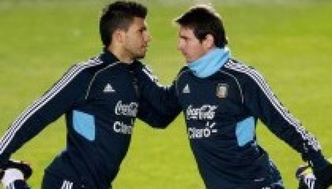 Évi 20 milliót és két barátját kéri maradásáért Lionel Messi