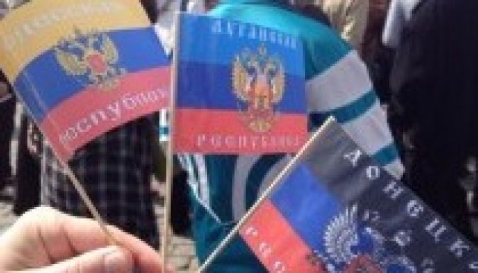 A luhanszkiak és a donyeckiek kinyilvánították függetlenségüket