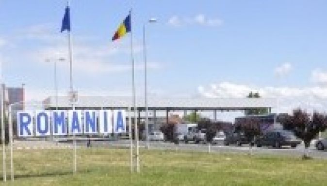 Minden utazót és járművet regisztrálnak a határátkelőhelyeken