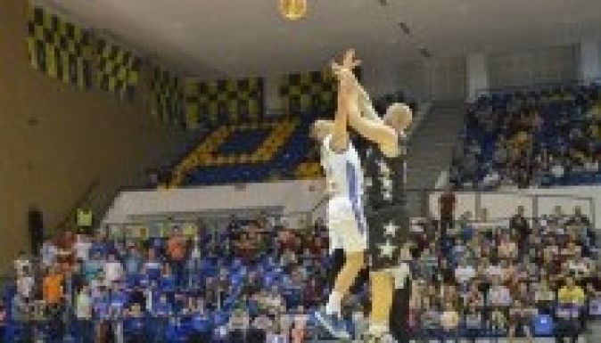 Kosár: triplaesővel vette el az U-Mobitelco a címvédő pályaelőnyét