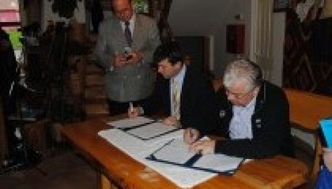 Aláírták a Hargita és Neamț megye közti együttműködési szerződést