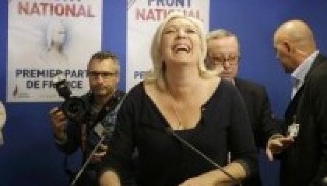 Felforgatja a francia belpolitikát Le Pen győzelme