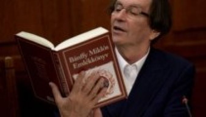 A „buzilobbis” Kerényi Imre leváltását kérik Orbántól