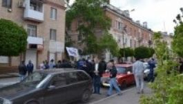 Fegyveresek elfoglalták az ukrajnai Amvroszijivka városi tanácsát