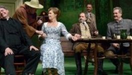 Egri vendégjátékok a Csíki Játékszínben