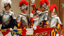 Harminc új svájci gárdista tette le esküjét a Vatikánban