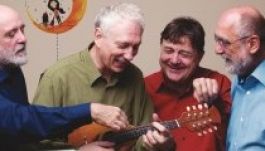 Ragyog a mindenség: Kolozsváron koncertezik a Kaláka