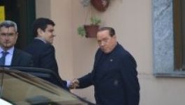 Az elítélt Silvio Berlusconi megkezdte a közmunkavégzést