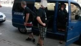 Kétszázötven lejre büntették az italozó magyar fiatalokat