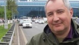 Rogozin menetrendszerinti repülőjáraton tért haza