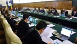 Első bizalmatlansági indítványával szembesül a Ponta-kormány