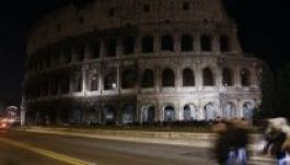 Sötétbe borult a római Colosseum