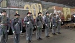 Gábor Áron mozdonya hozza a zarándokokat Csíksomlyóra